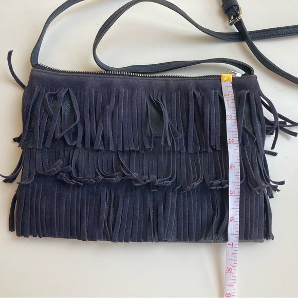 Fringe crossbody bag - Picture 3 of 6